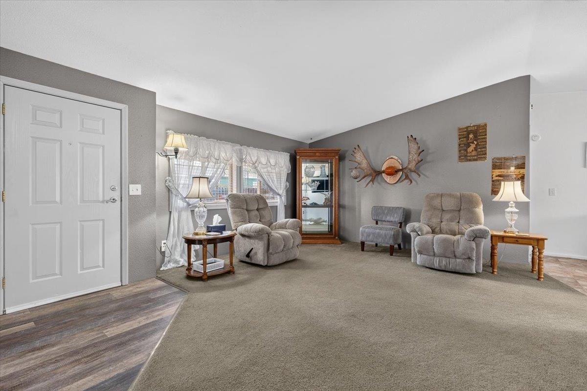 427 E 5th St - Photo 8