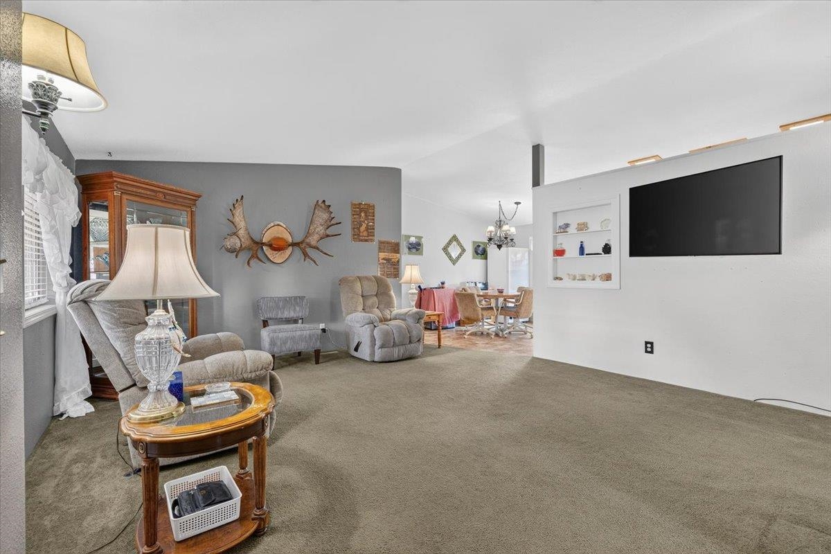 427 E 5th St - Photo 9