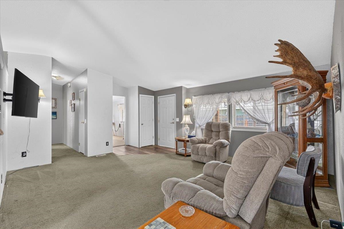 427 E 5th St - Photo 11