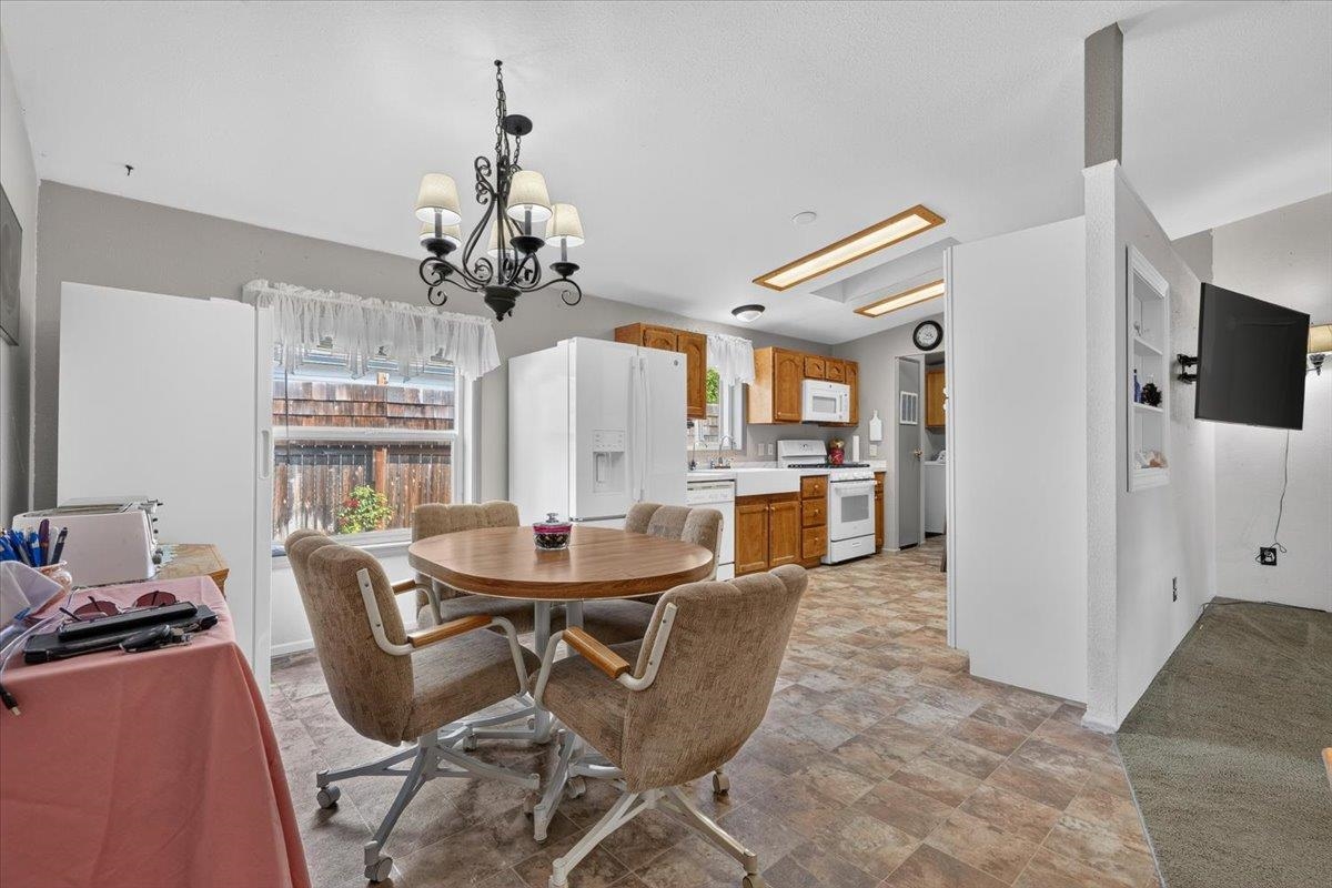 427 E 5th St - Photo 12