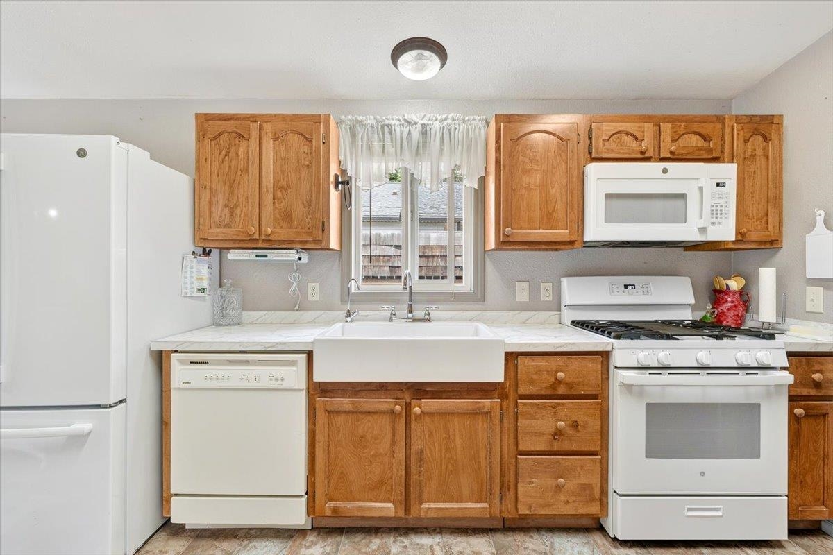427 E 5th St - Photo 16
