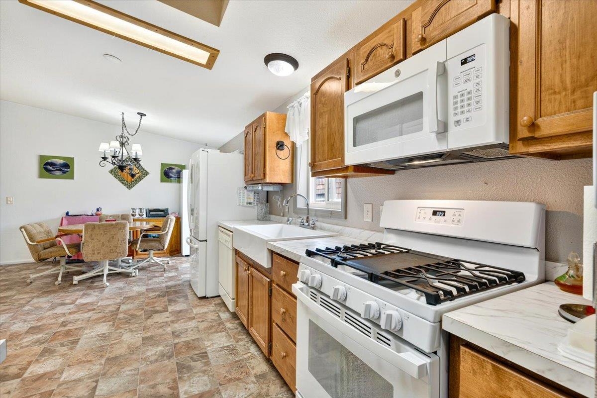 427 E 5th St - Photo 17