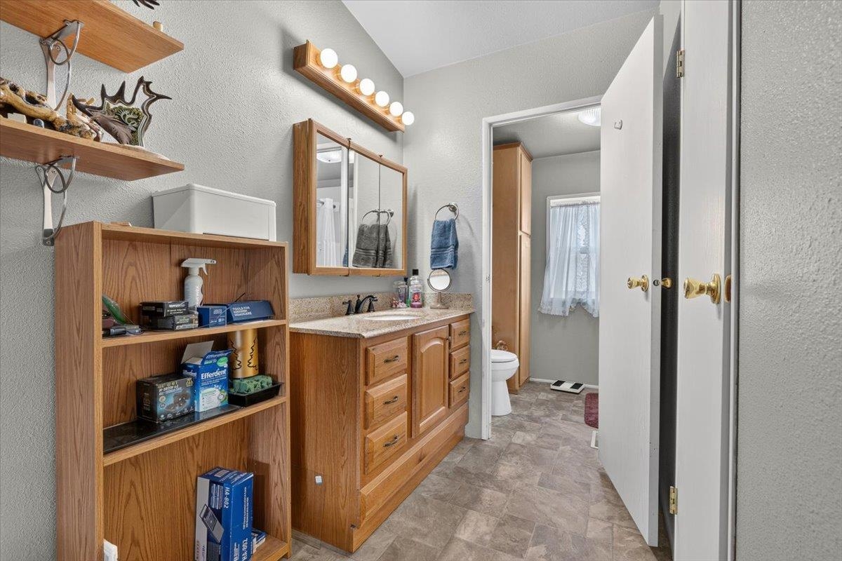 427 E 5th St - Photo 22