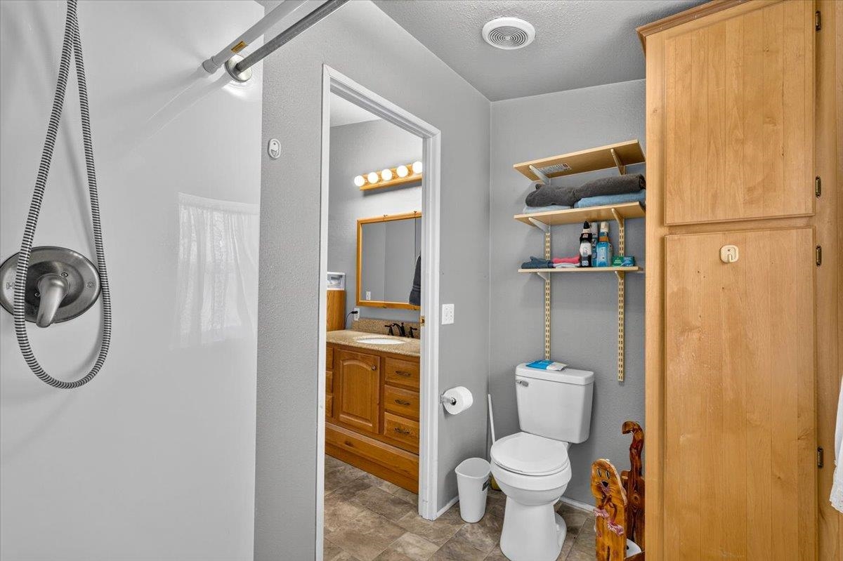 427 E 5th St - Photo 23