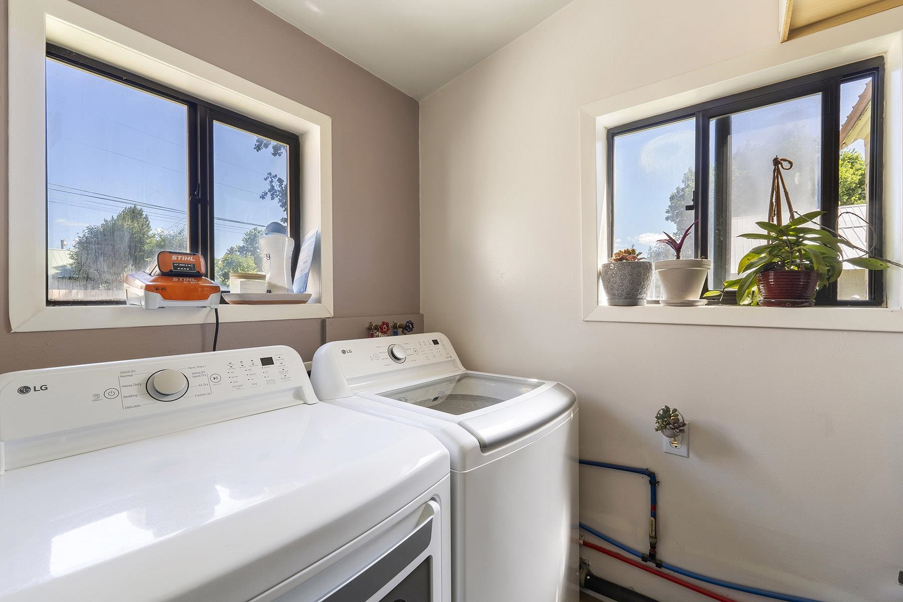208 W Jenkins Ave - Photo 18