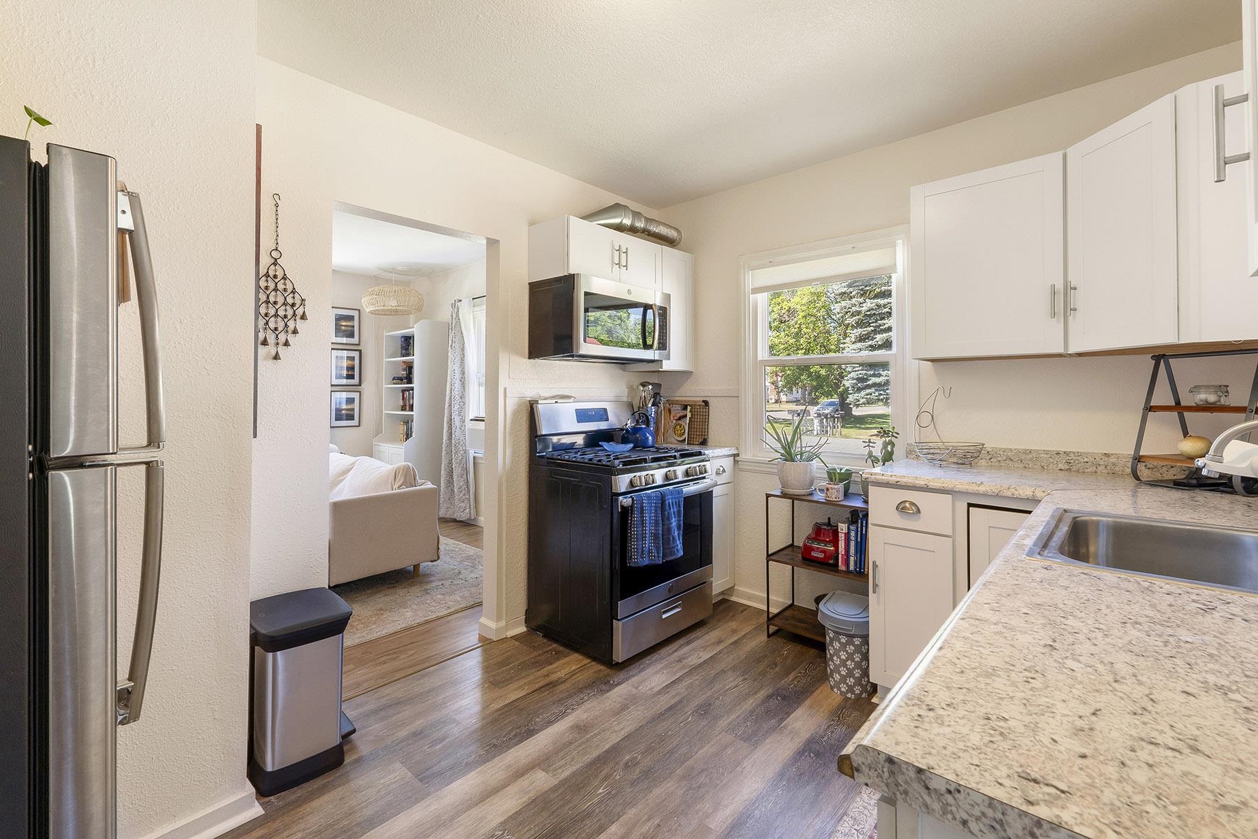208 W Jenkins Ave - Photo 10