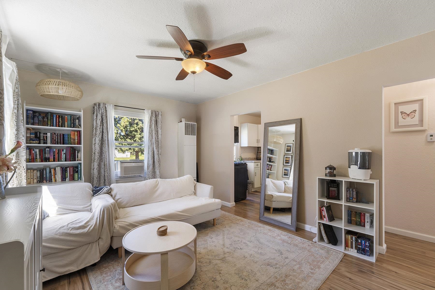 208 W Jenkins Ave - Photo 8