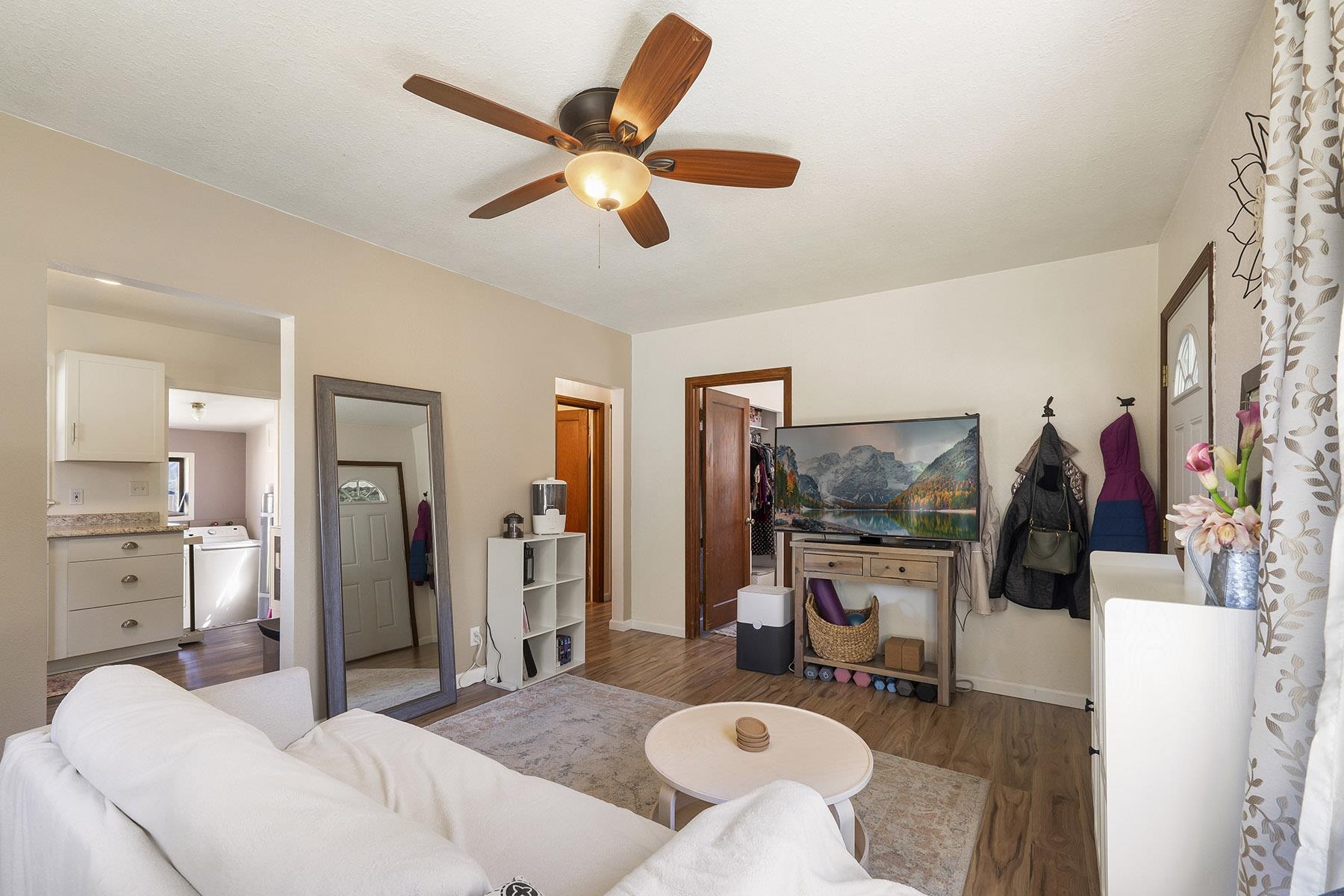 208 W Jenkins Ave - Photo 7