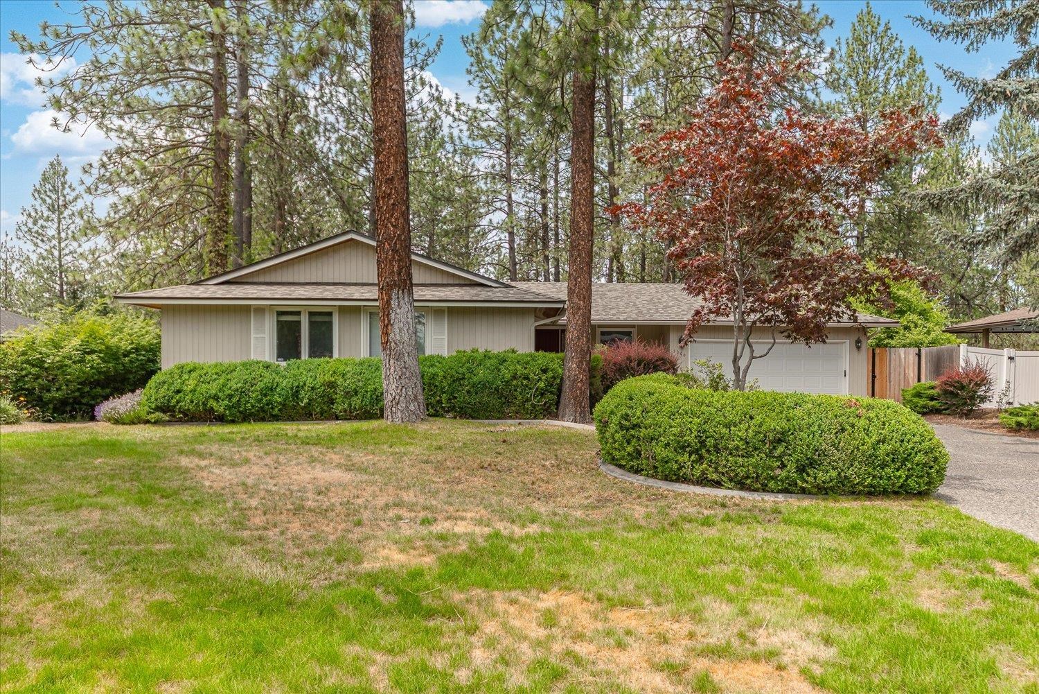 1006 W Bellwood Dr - Photo 1