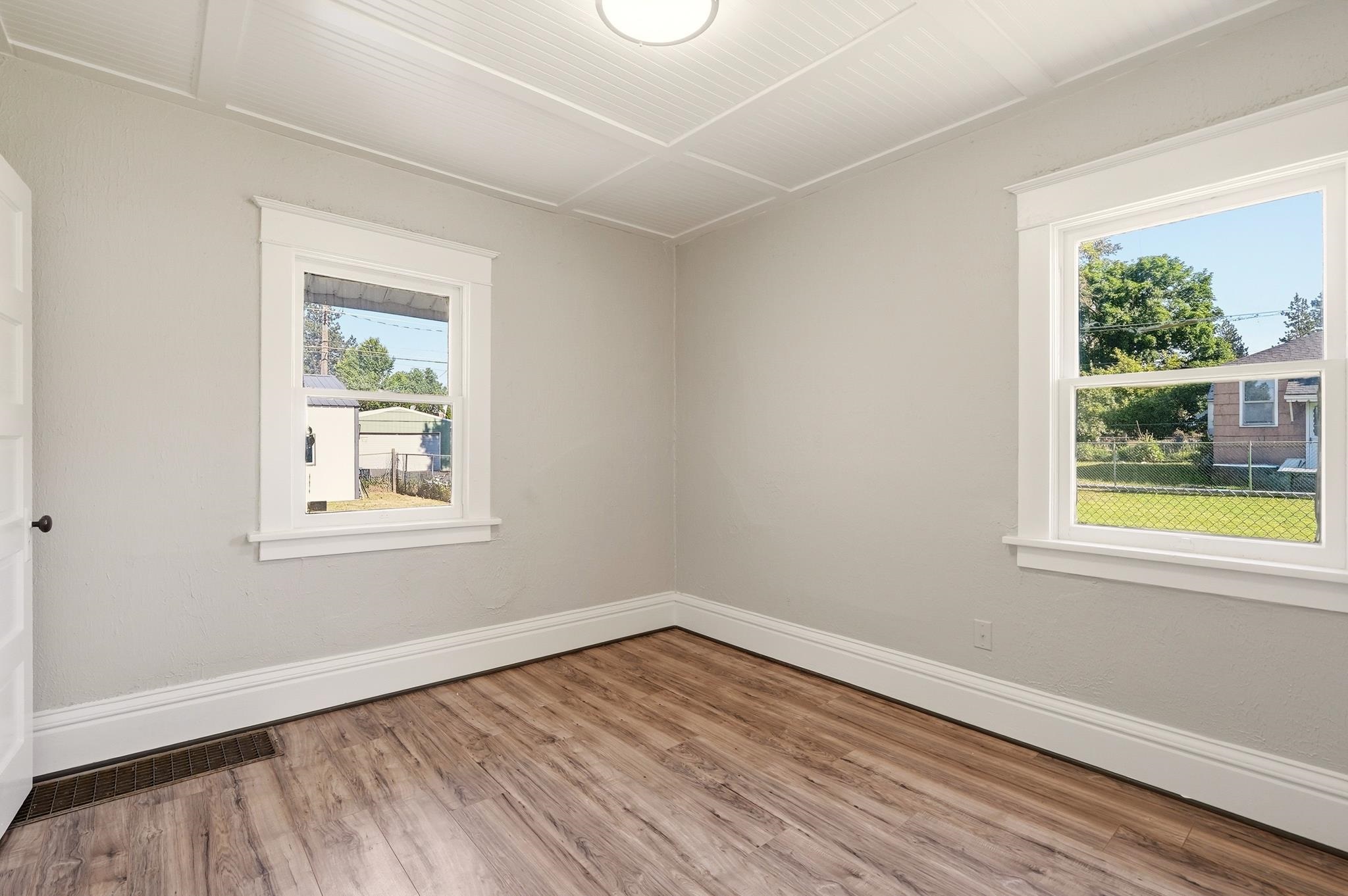 4811 N WALNUT St - Photo 8