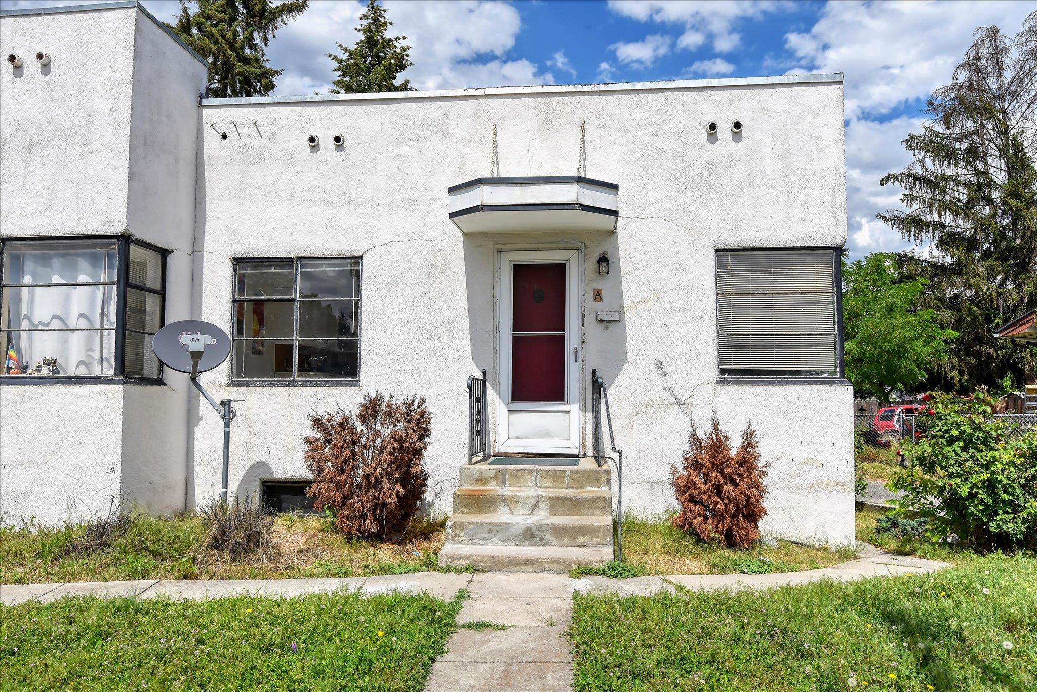 2214 W Northwest Blvd - Photo 1