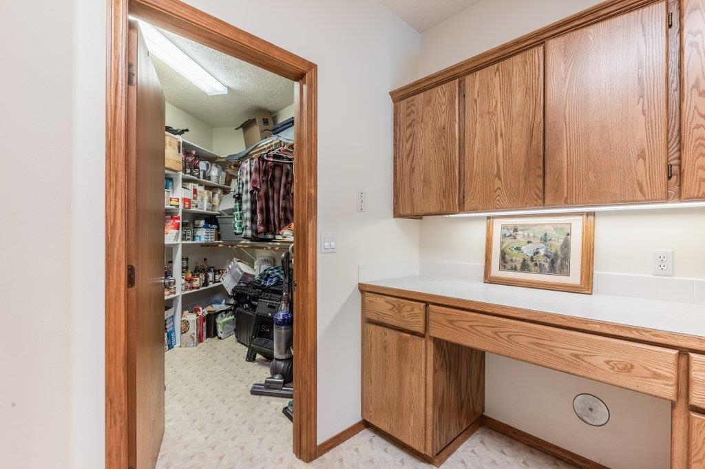 8217 W Rutter Pkwy - Photo 18