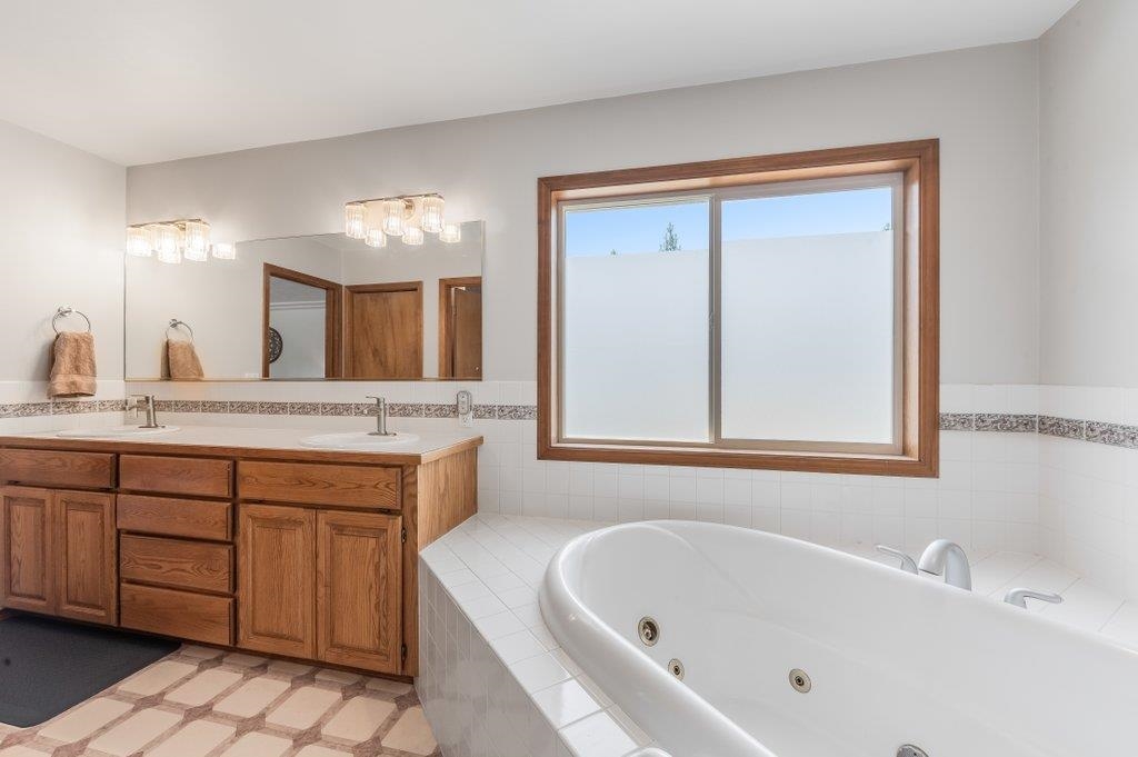 8217 W Rutter Pkwy - Photo 21