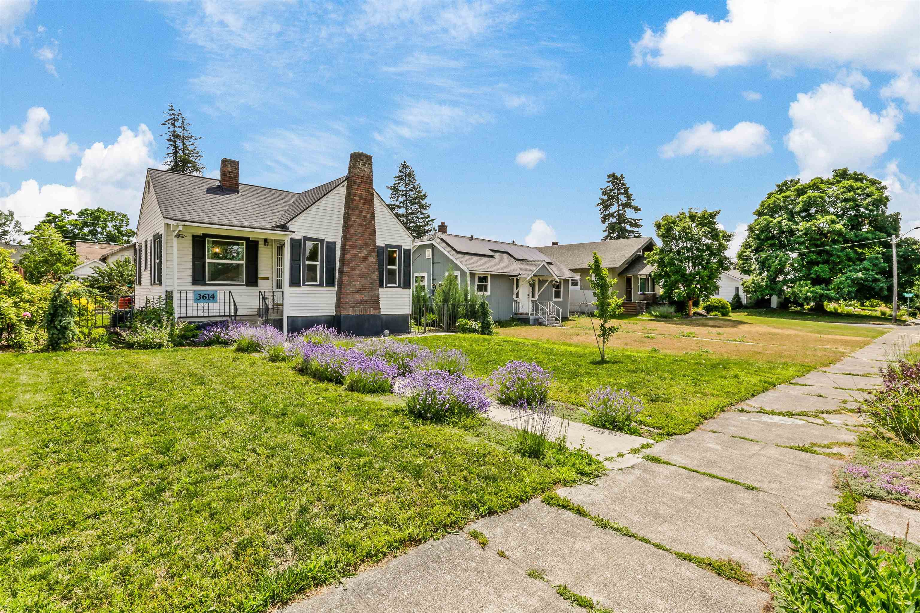 3614 N Normandie St - Photo 2