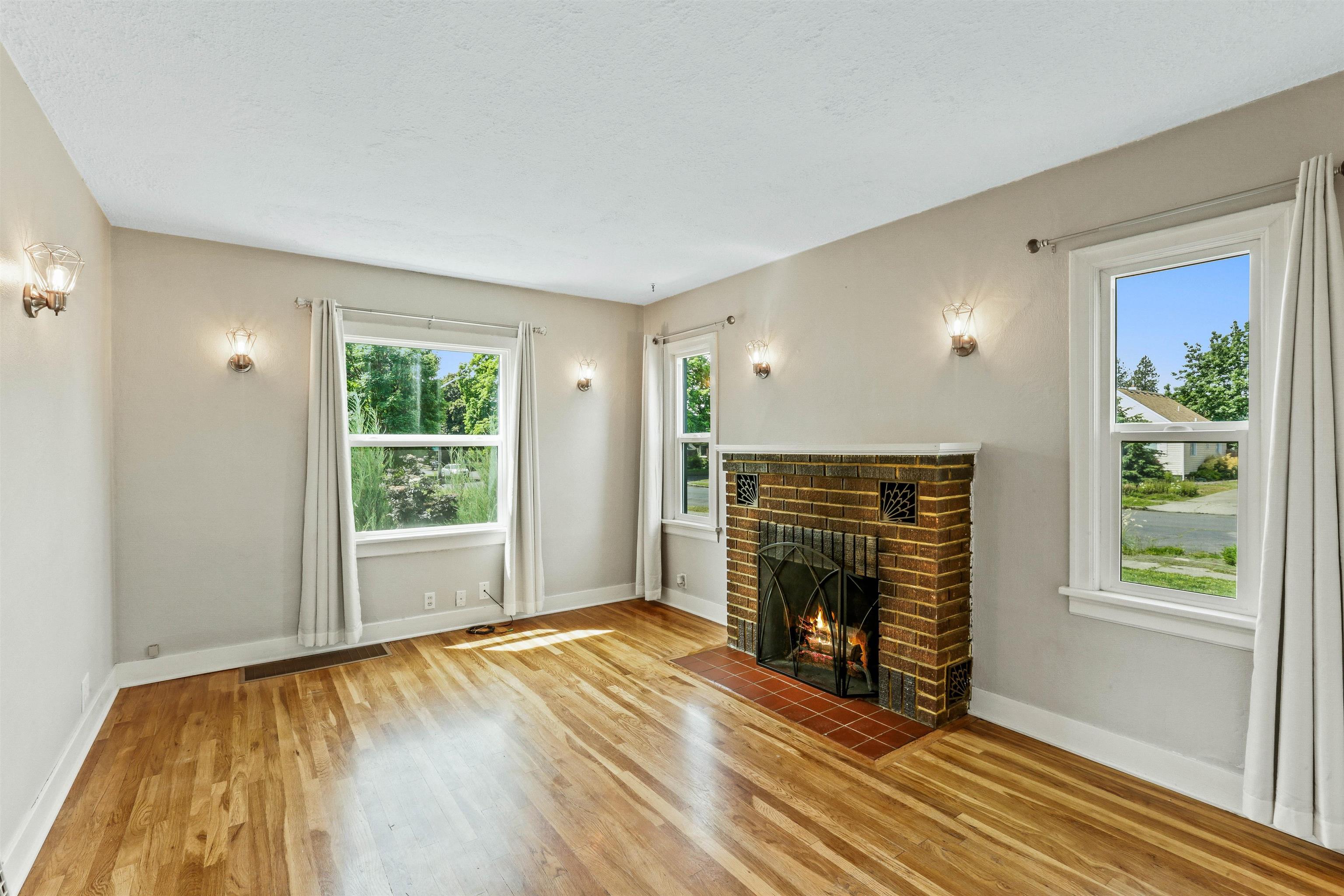 3614 N Normandie St - Photo 6