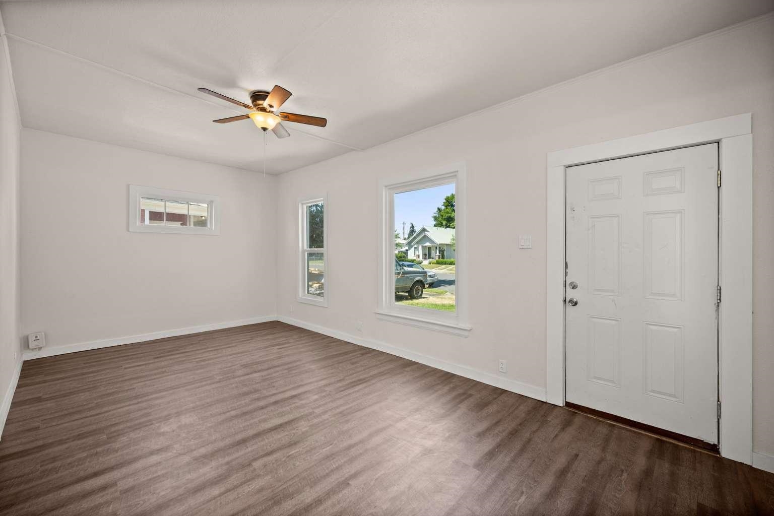 2602 E DIAMOND Ave - Photo 4