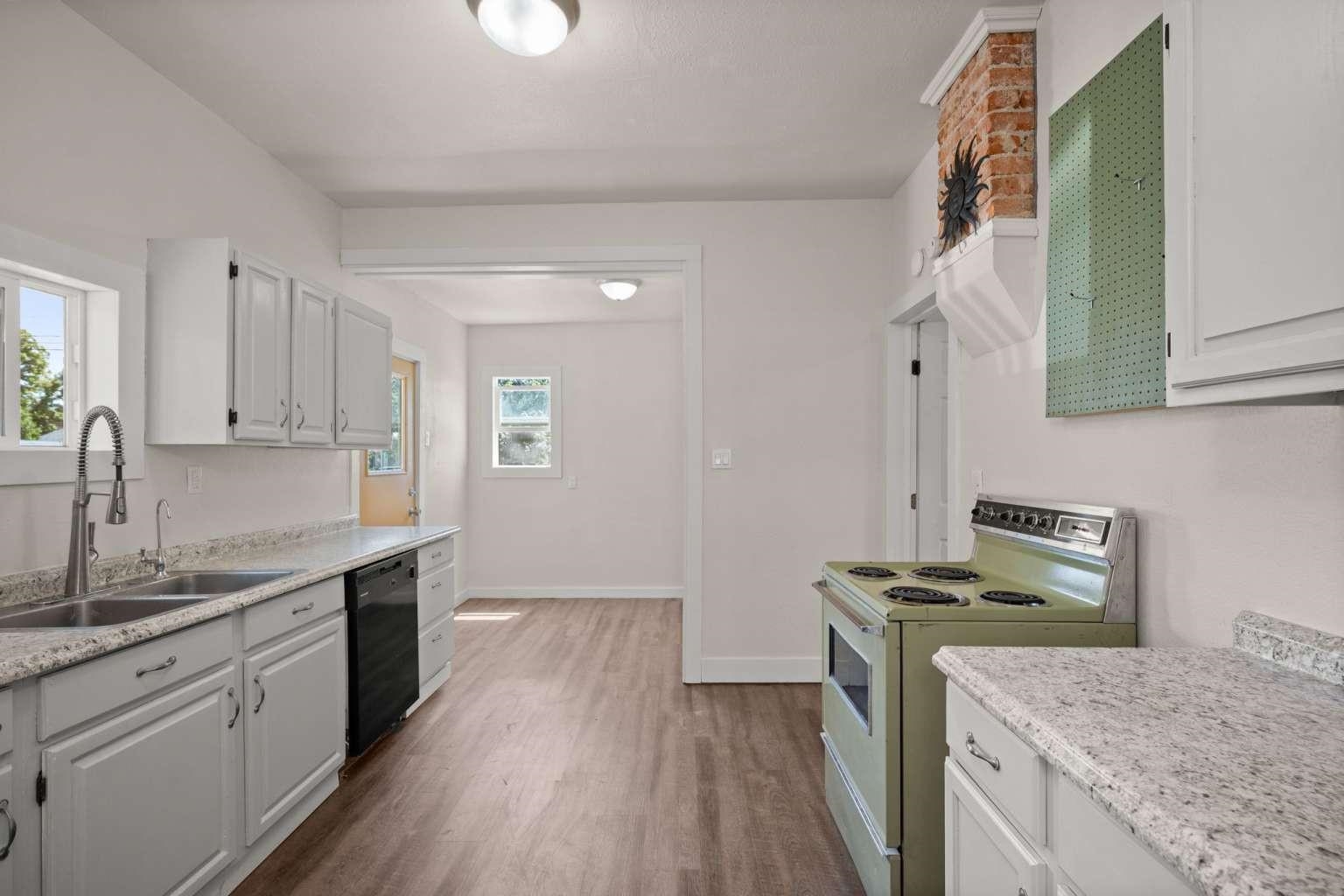 2602 E DIAMOND Ave - Photo 9
