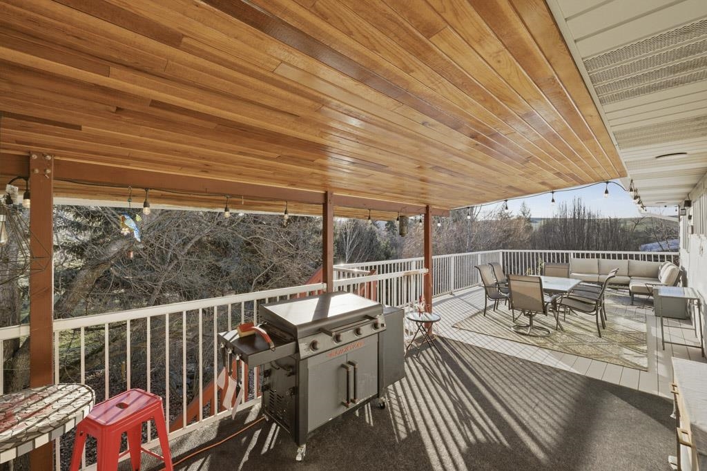 314 E 9th St - Photo 8