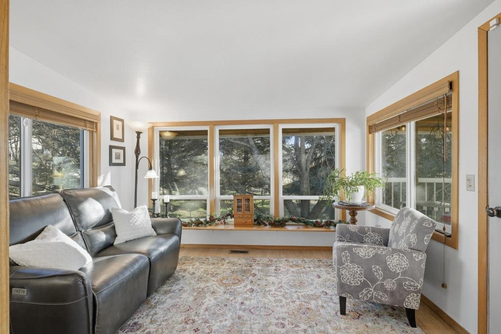 314 E 9th St - Photo 15