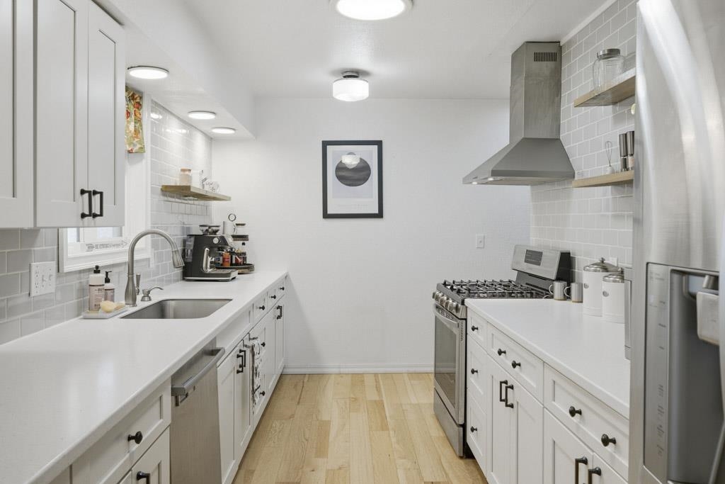 314 E 9th St - Photo 13