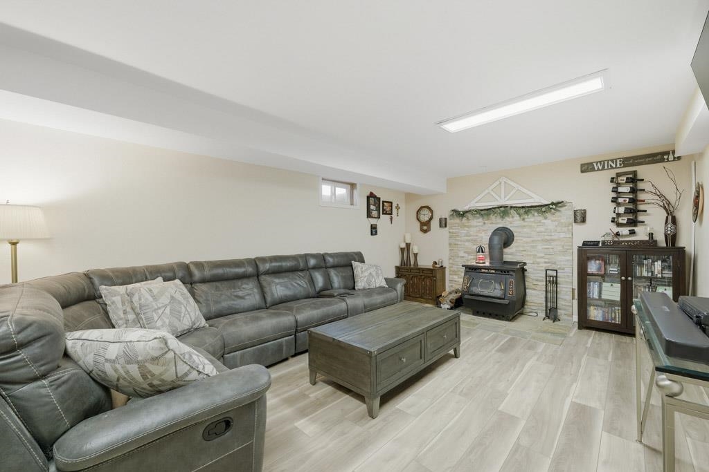 314 E 9th St - Photo 16