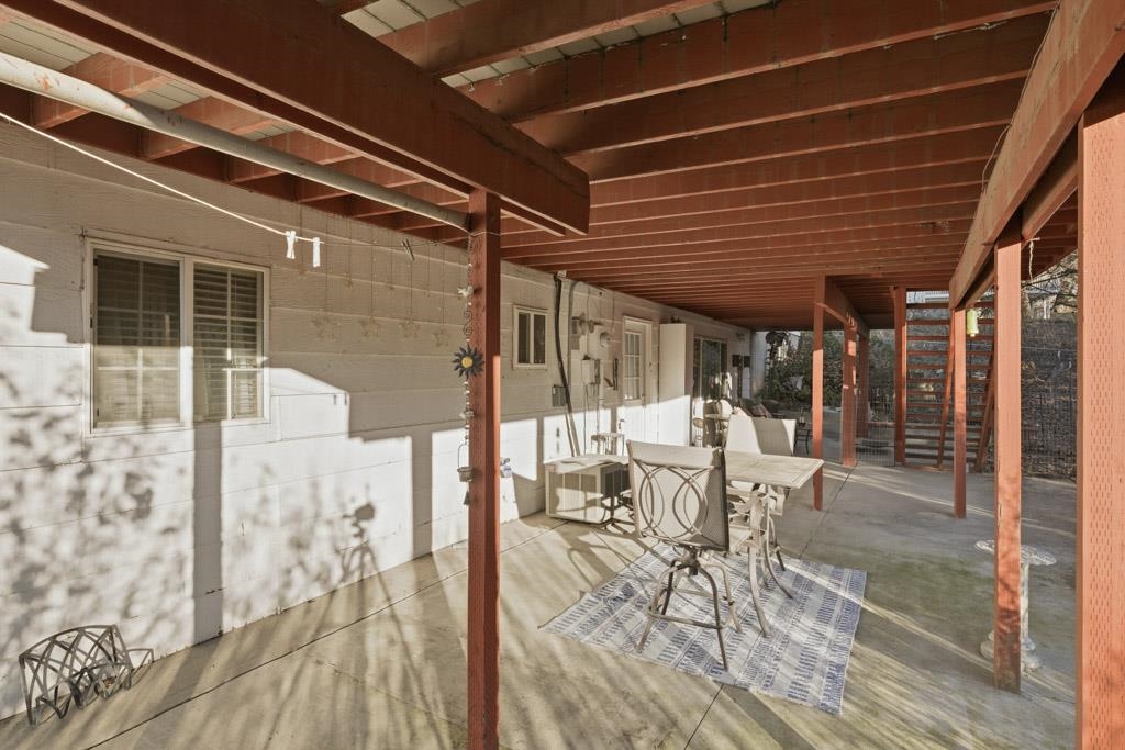 314 E 9th St - Photo 31