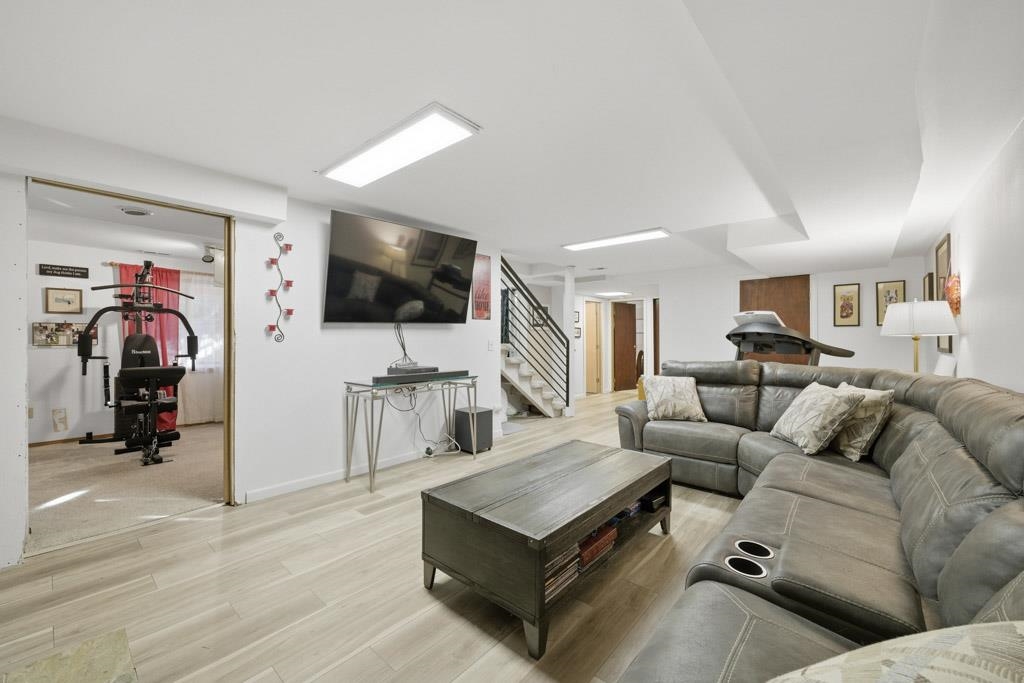 314 E 9th St - Photo 18