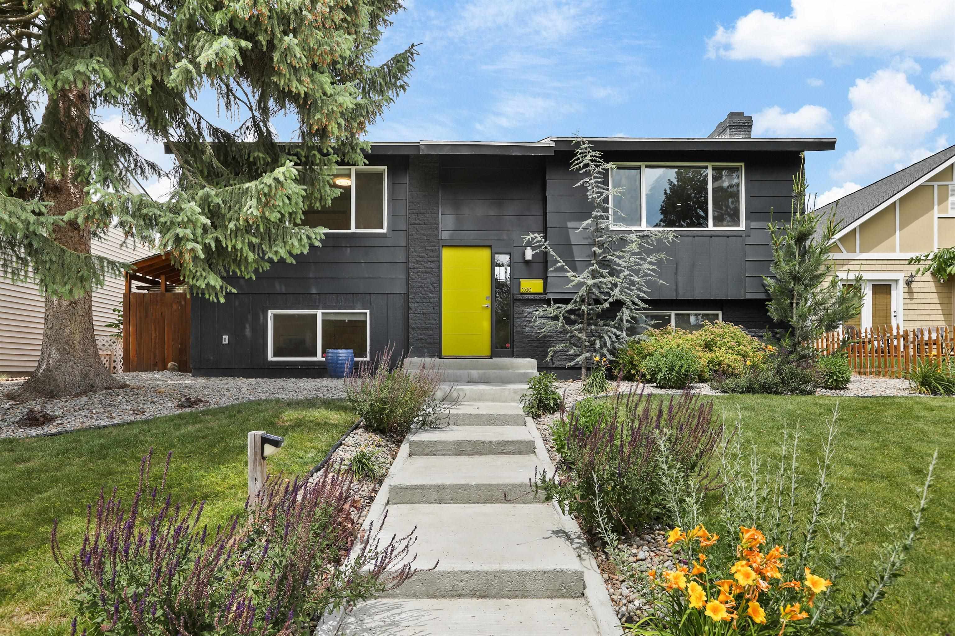 3320 W Kiernan Ave - Photo 1