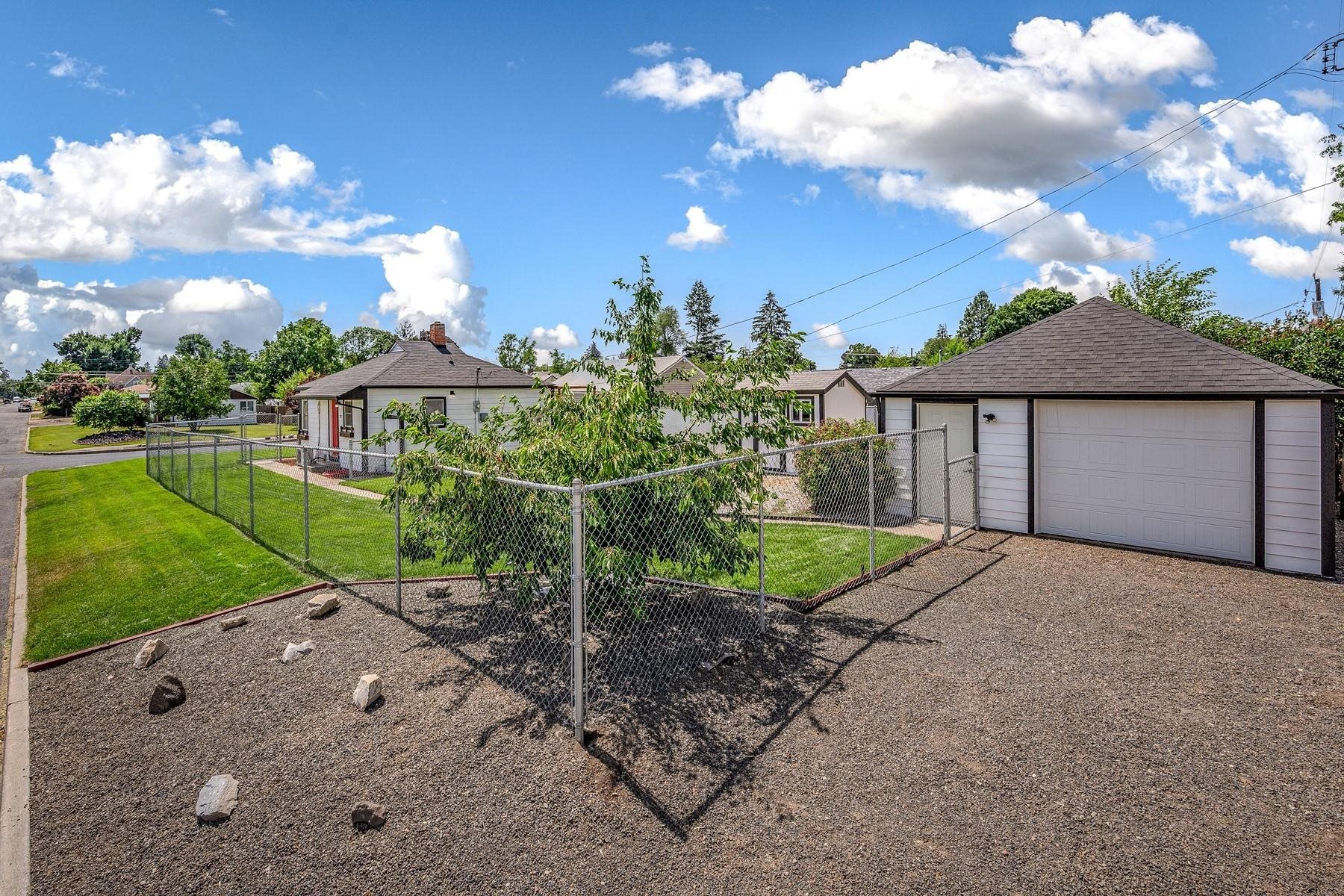 727 E Crown Ave - Photo 3
