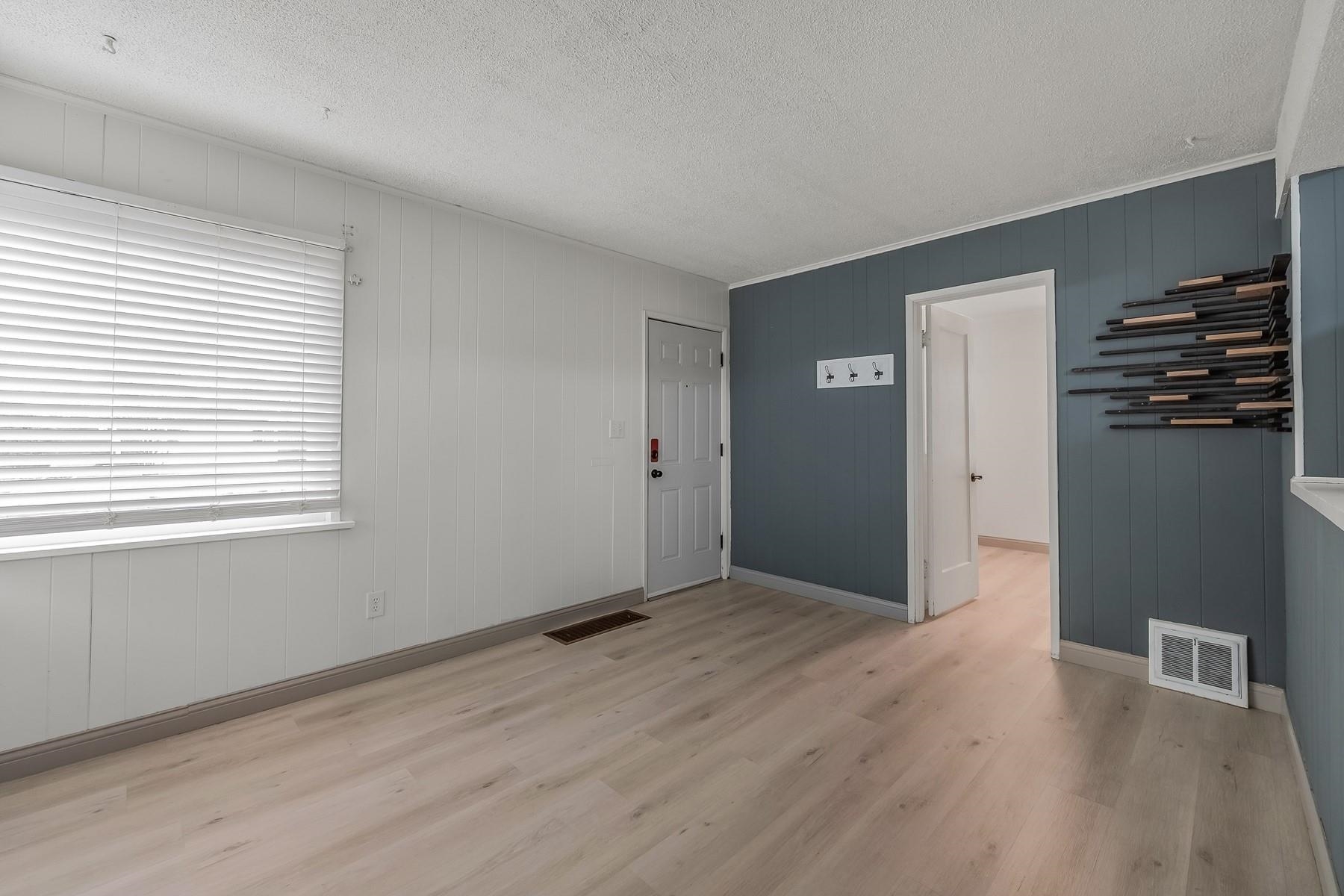 727 E Crown Ave - Photo 5