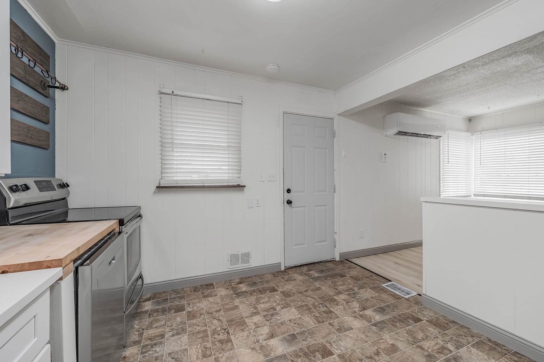 727 E Crown Ave - Photo 10