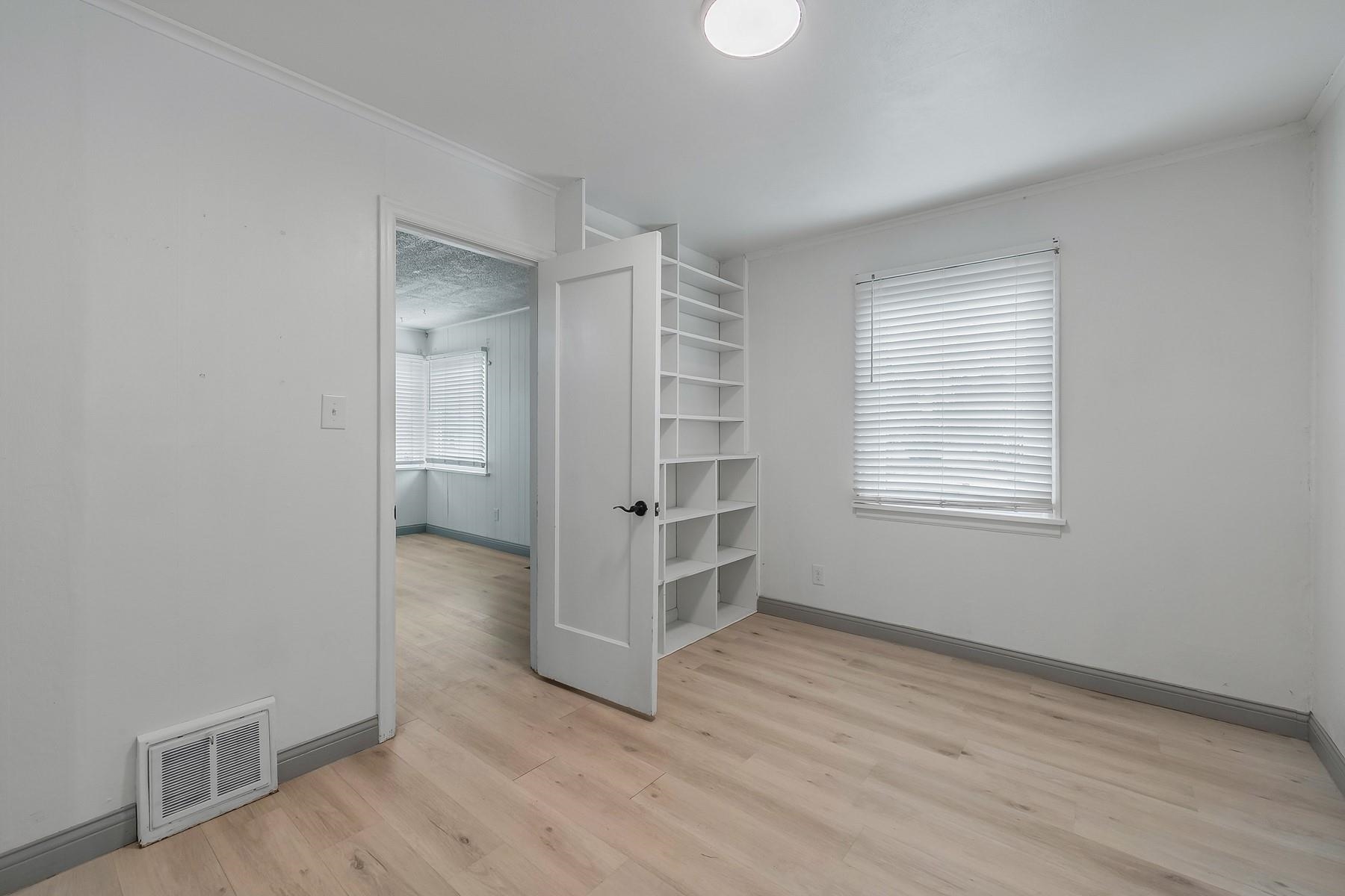 727 E Crown Ave - Photo 14