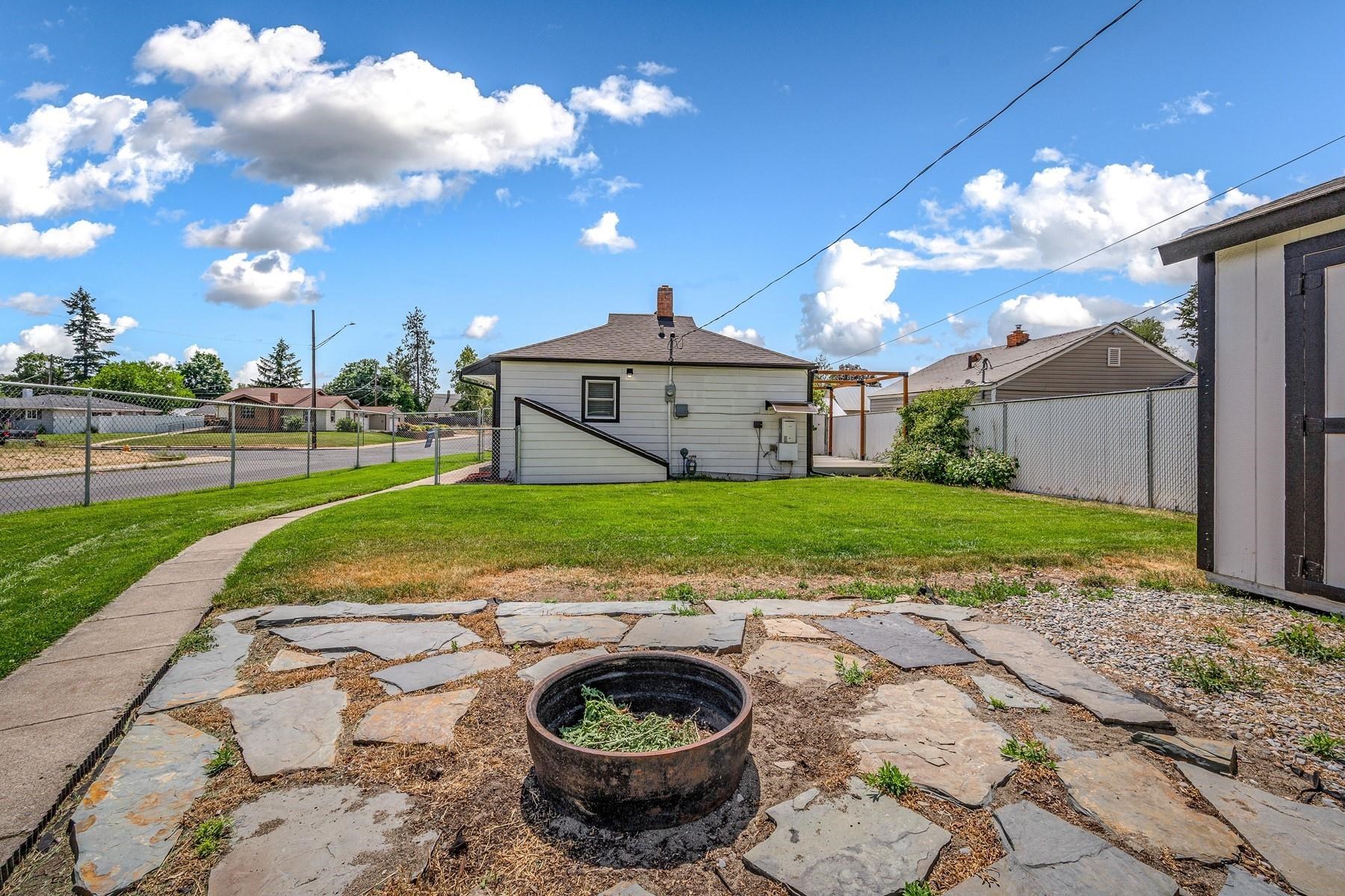 727 E Crown Ave - Photo 23