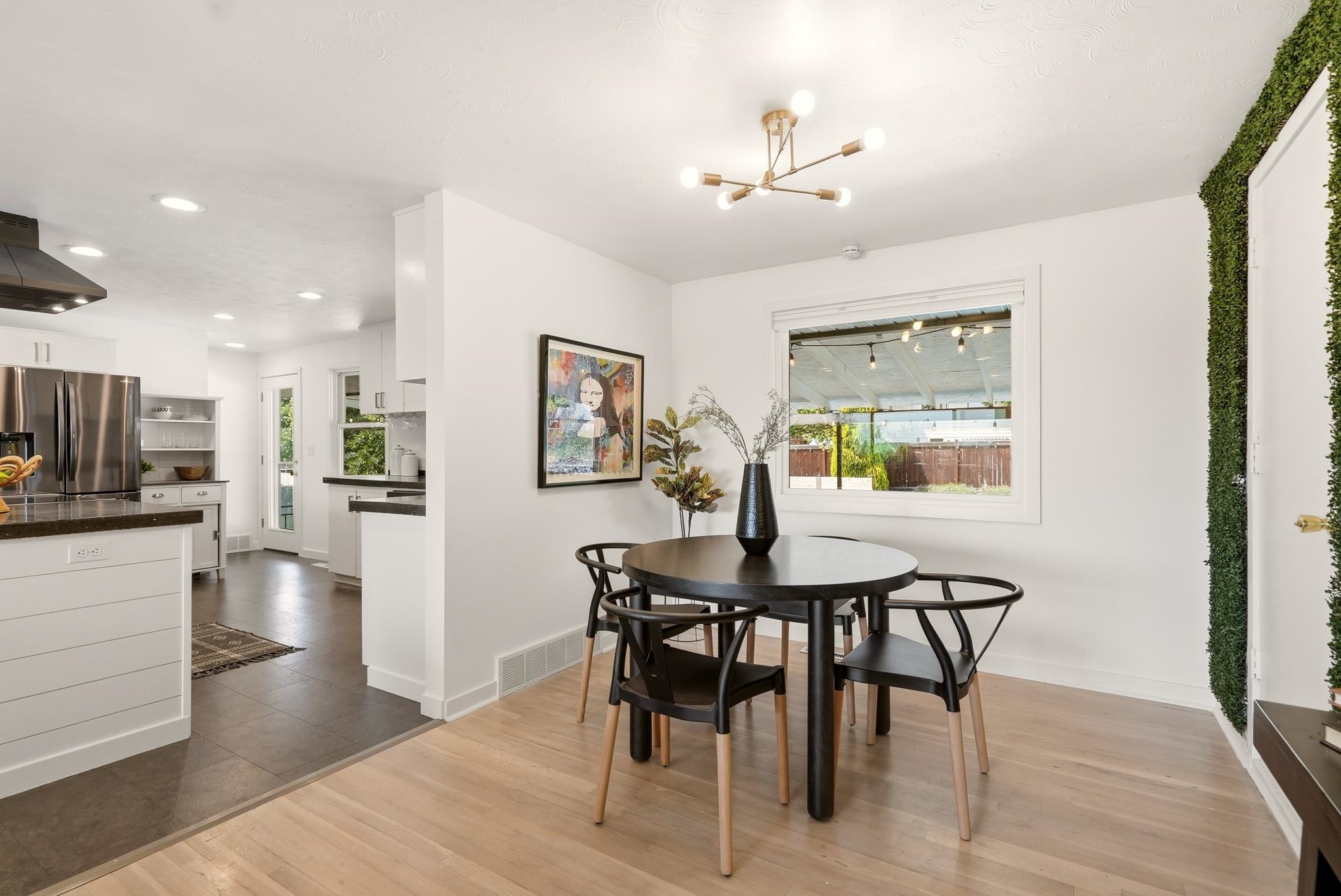 2716 W BEACON St - Photo 3
