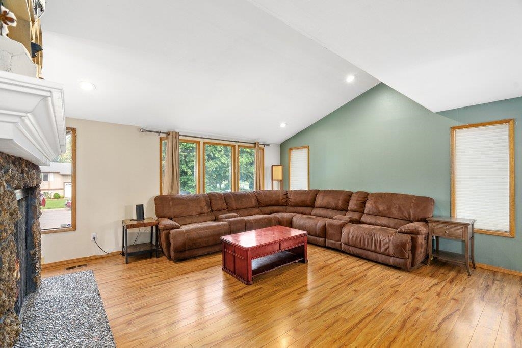 10816 E 31st Ave - Photo 4