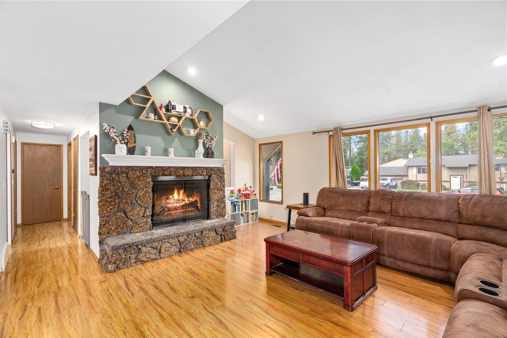 10816 E 31st Ave - Photo 3