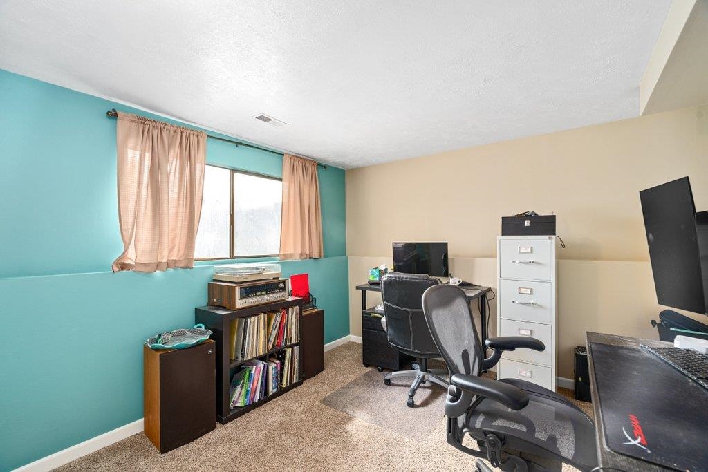10816 E 31st Ave - Photo 20