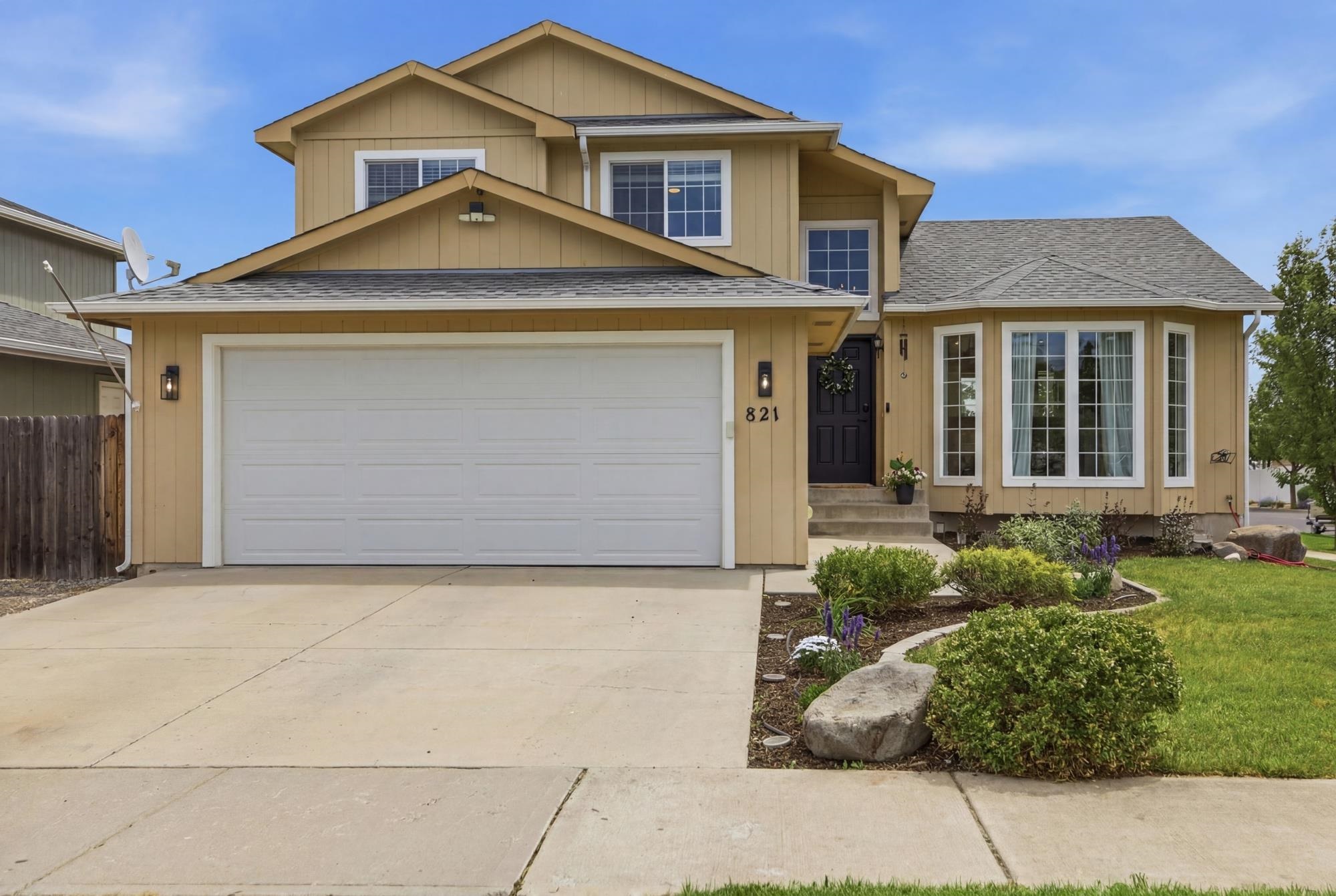 821 S SALISH Ct - Photo 1