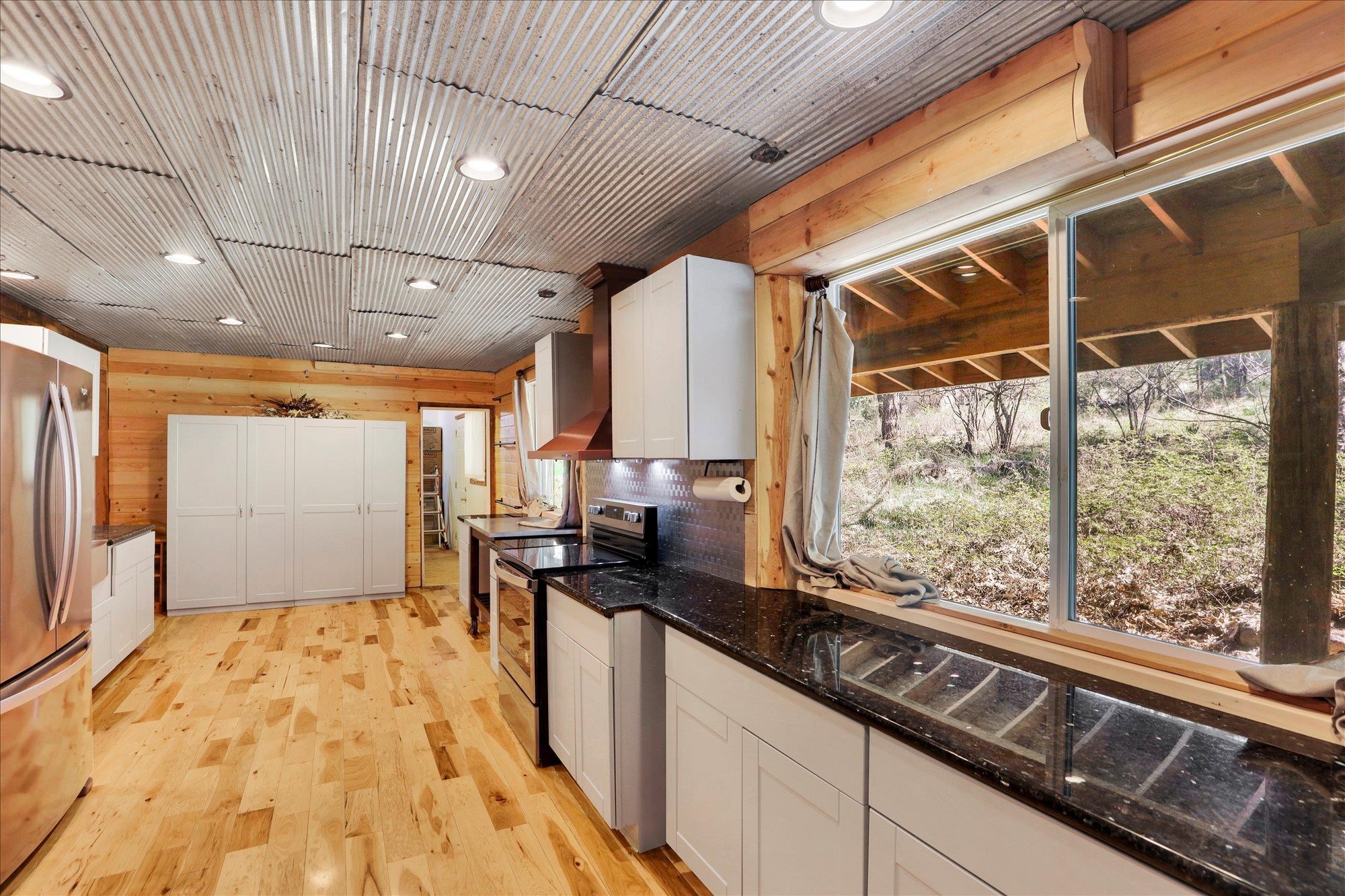 5882 Carey Rd - Photo 5