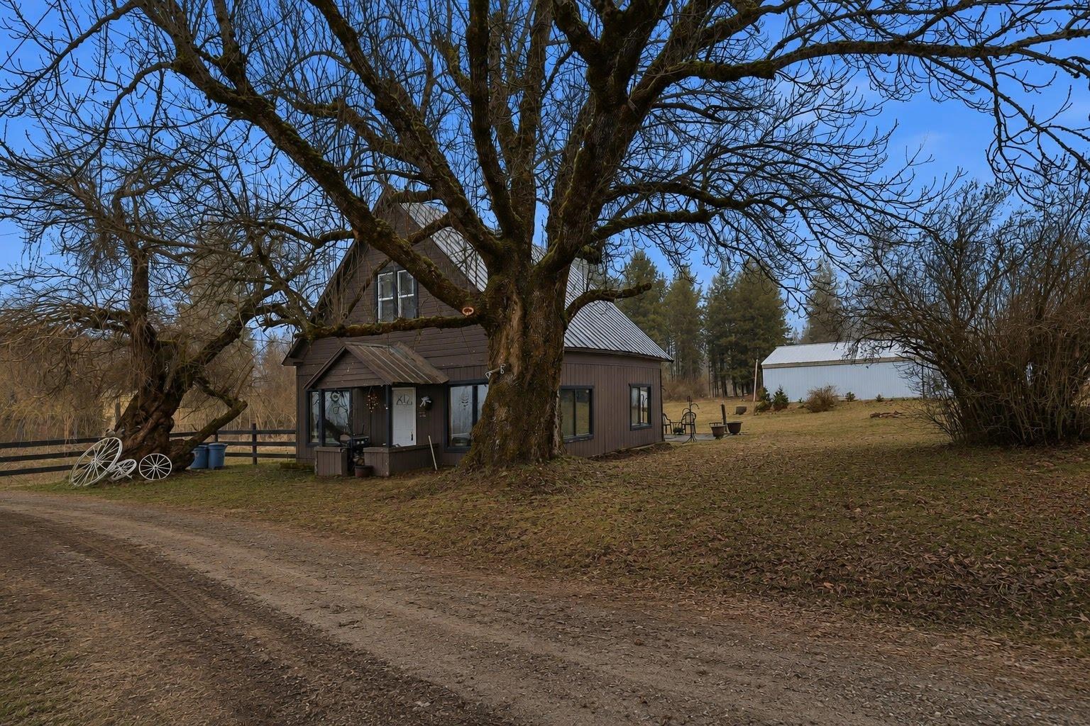 305 River Rd - Photo 2