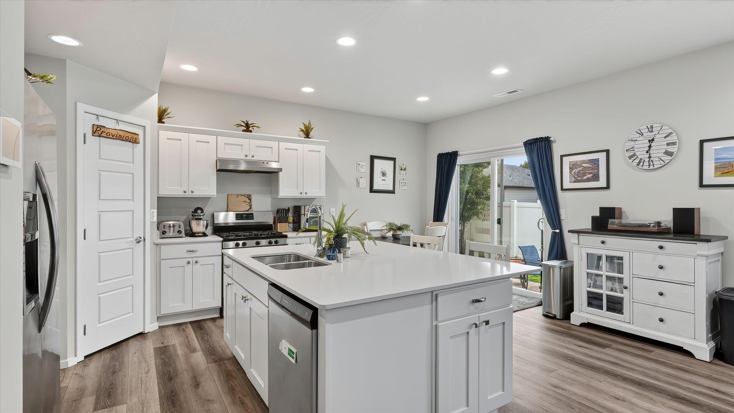1213 E Silver Pine Rd - Photo 2
