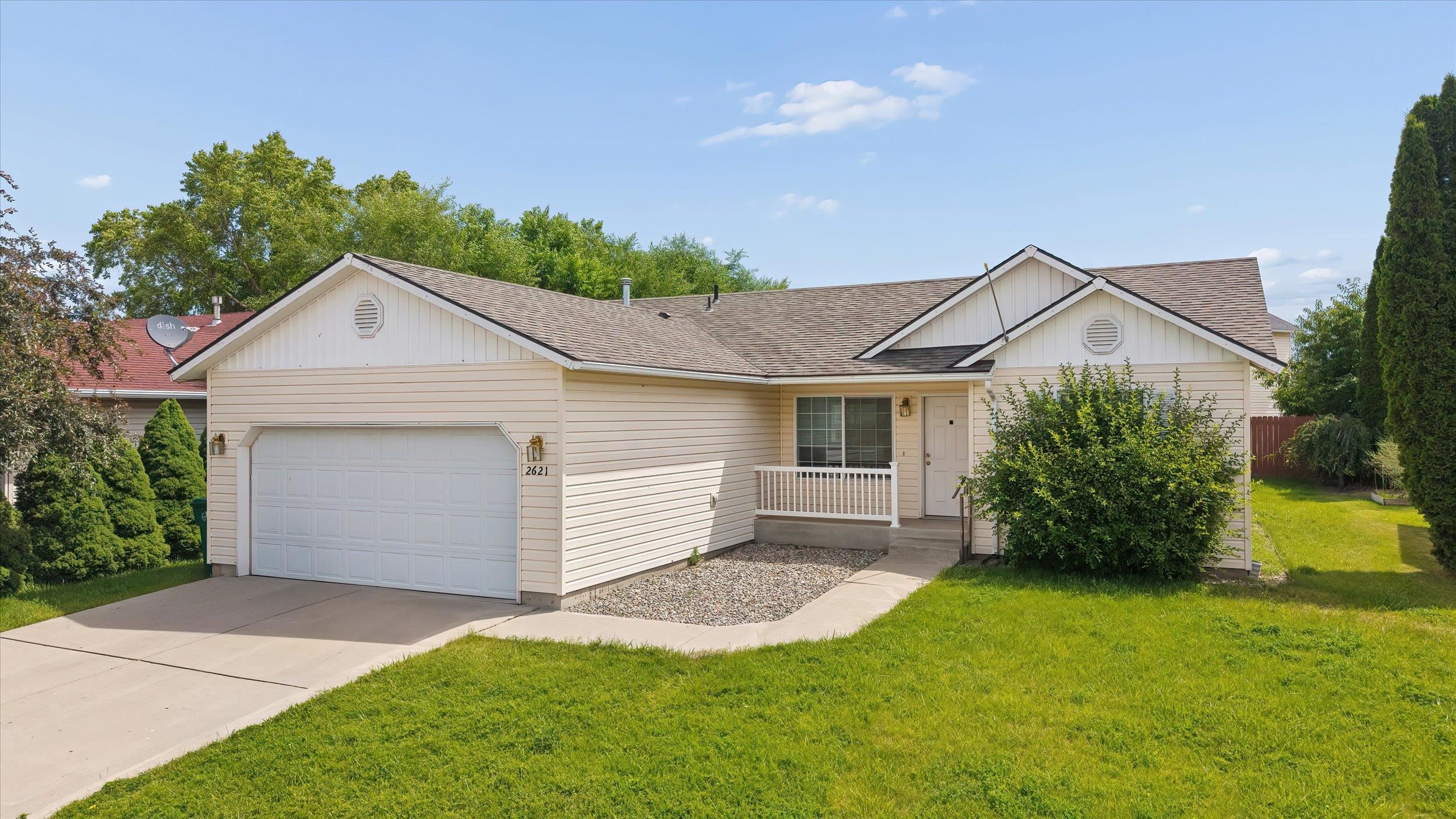 2621 Eton Ln - Photo 3