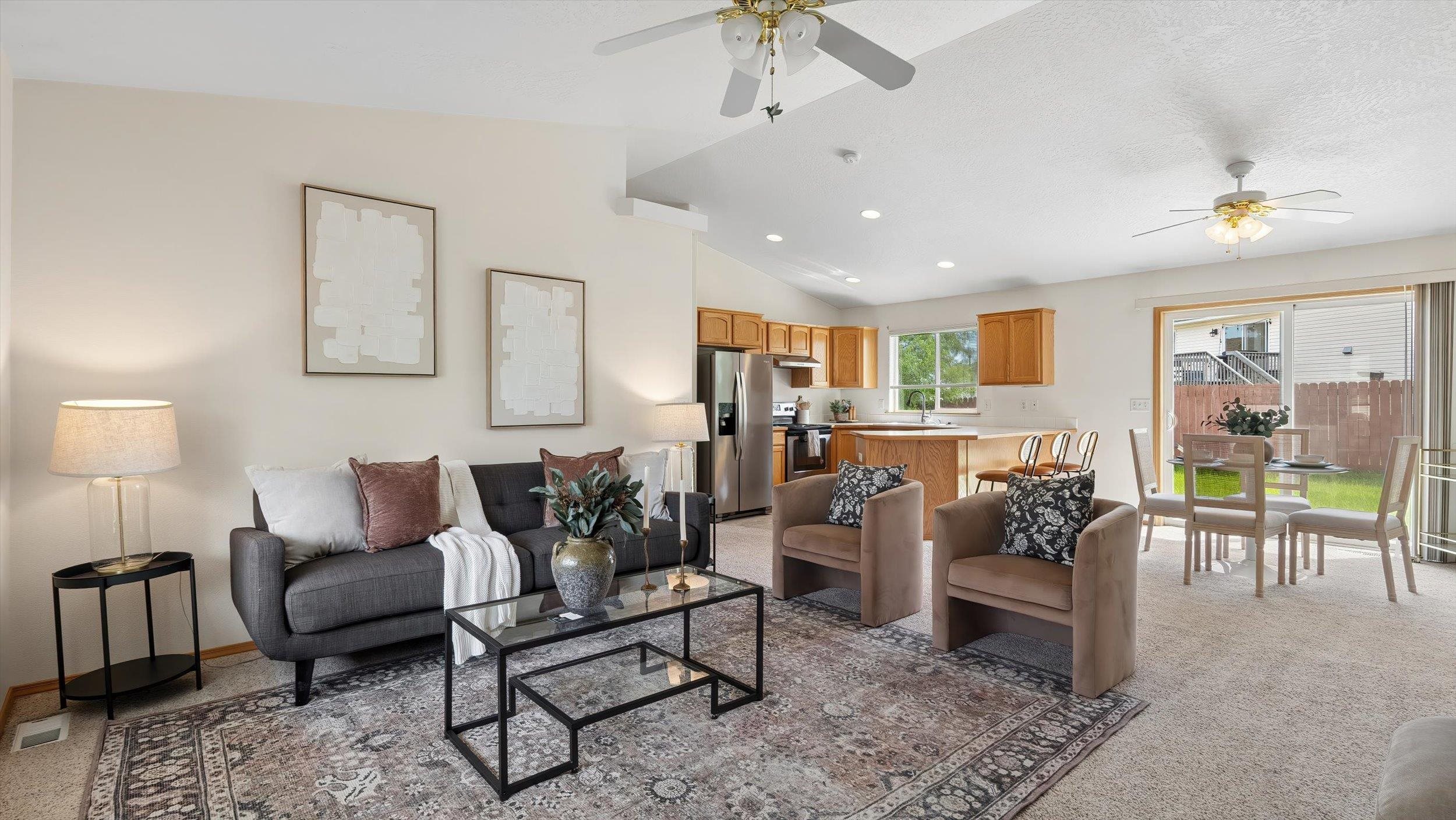 2621 Eton Ln - Photo 4