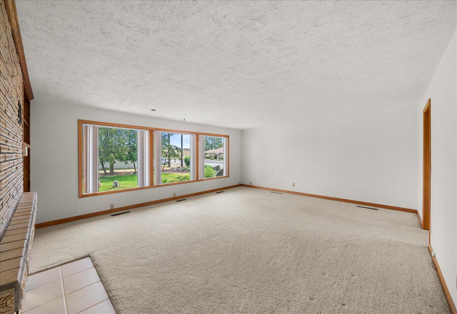 517 W 4th St - Photo 4