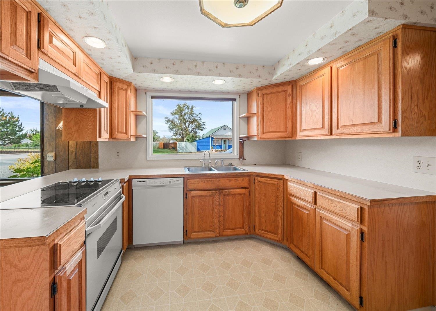 517 W 4th St - Photo 6