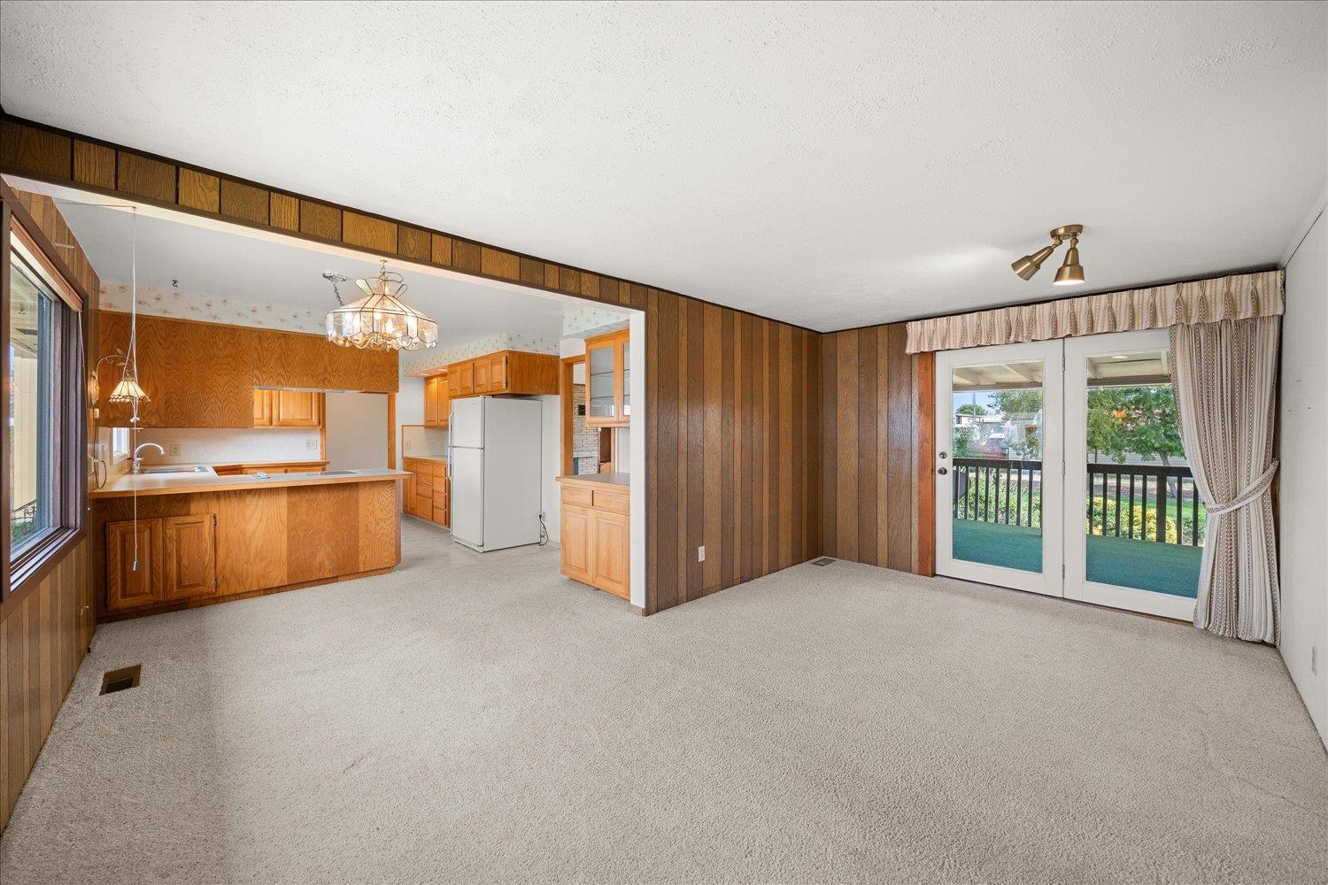 517 W 4th St - Photo 11