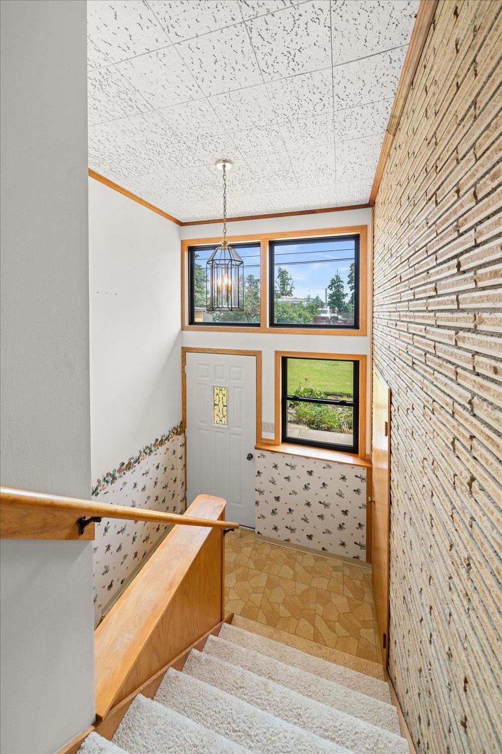 517 W 4th St - Photo 16
