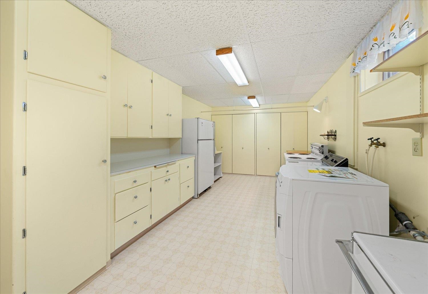 517 W 4th St - Photo 22