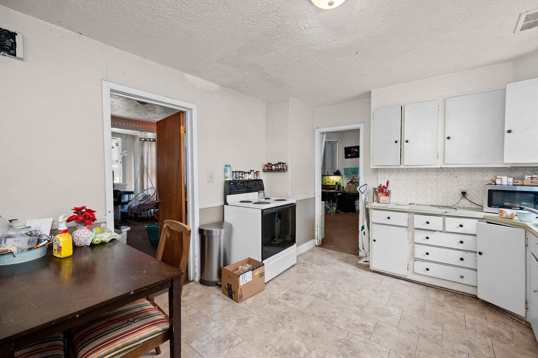 1017 W Augusta Ave - Photo 5