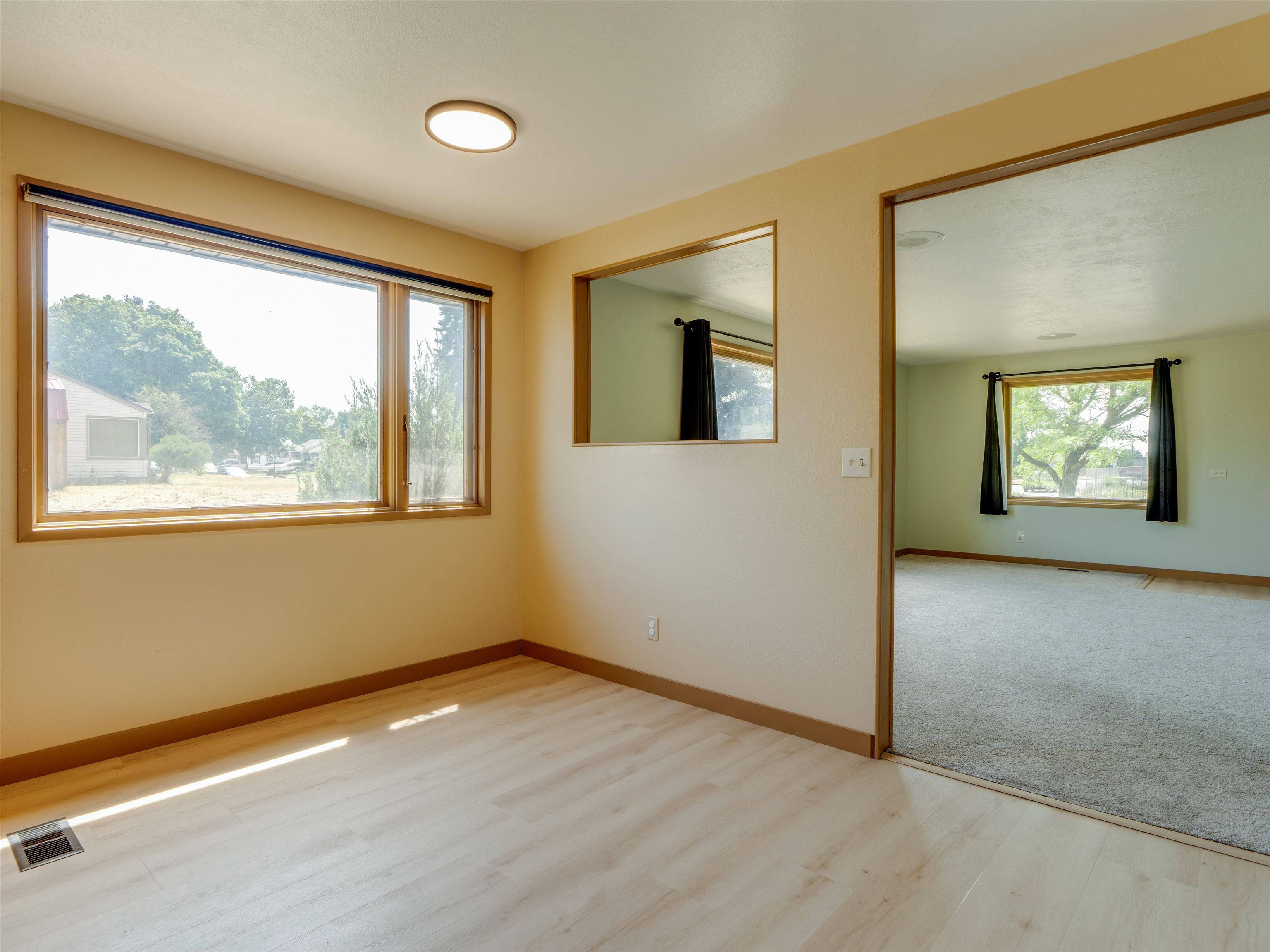 2604 W Crown Ave - Photo 11